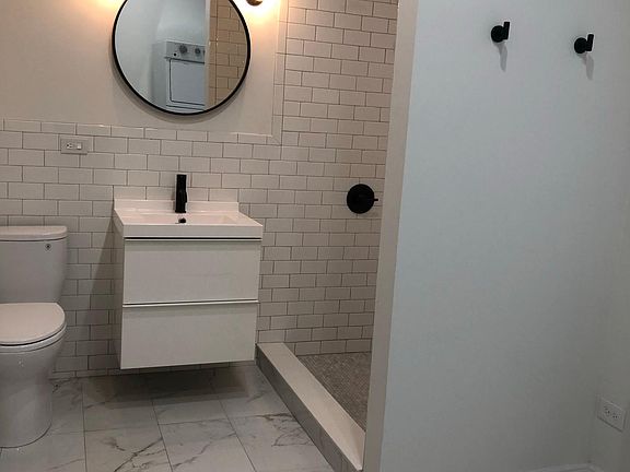 2nd image of 1041 N Western Ave #3