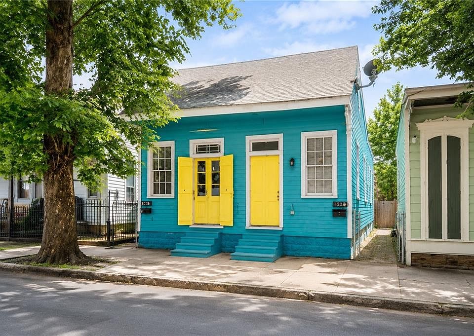1st image of 2322 Burgundy St