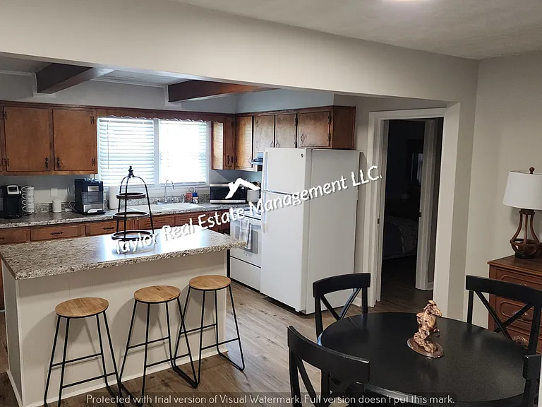 201 Spurr St — Photo 6