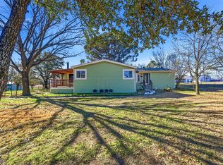 1050 Stadium Dr, Joshua, TX 76058