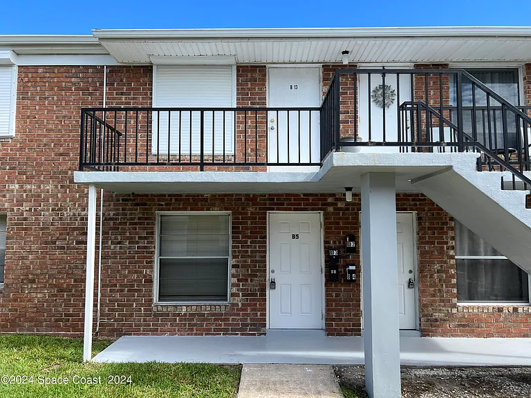 190 E Olmstead Dr #B5 — Photo 4