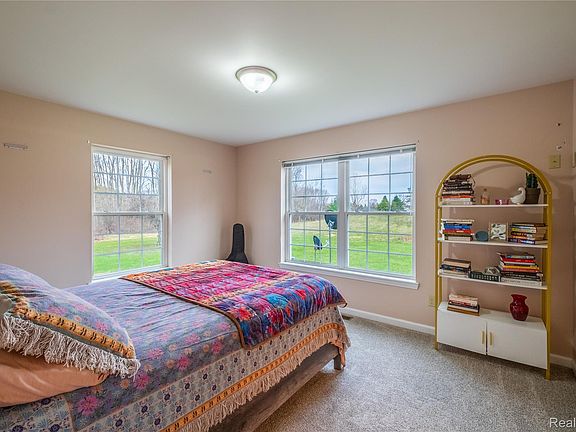 3rd image of 4210 Evans Rd