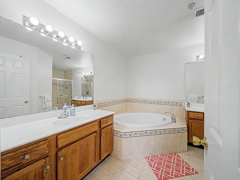 180 Blue Heron Dr #180 — Photo 25