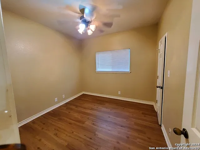 926 Misty Acres Dr — Photo 13