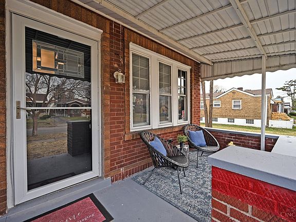 5th image of 1933 Northcut Ave