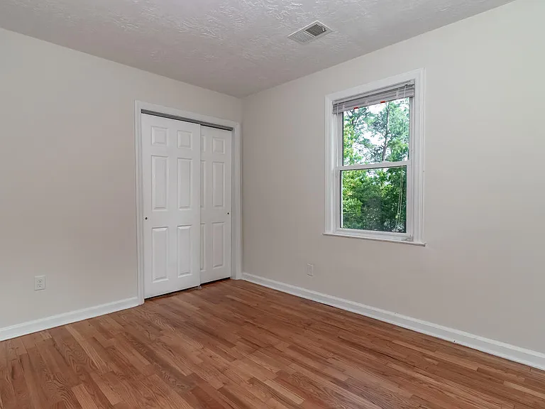 2709 Hazel St — Photo 13