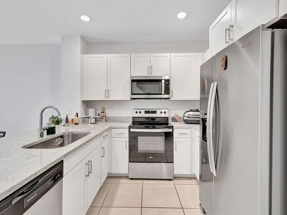 1st image of 190 SE 5th Ct