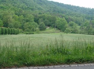 69 Three Wolf Rd, Franklin, NC 28734