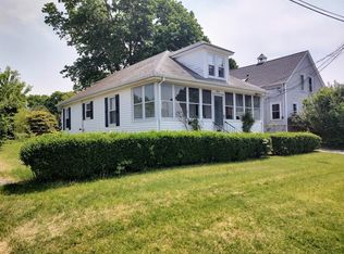 12 Clinton Ave, Swansea, MA 02777