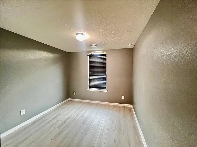 6718 Madison Heights Ct — Photo 11
