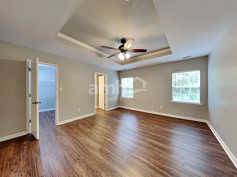 1525 Essexwood Dr — Photo 9