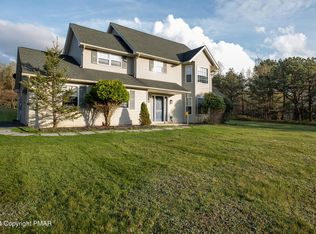 1139 Kindling Dr, Blakeslee, PA 18610