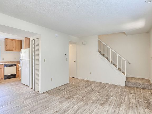 5th image of 605 English Creek Ct APT B