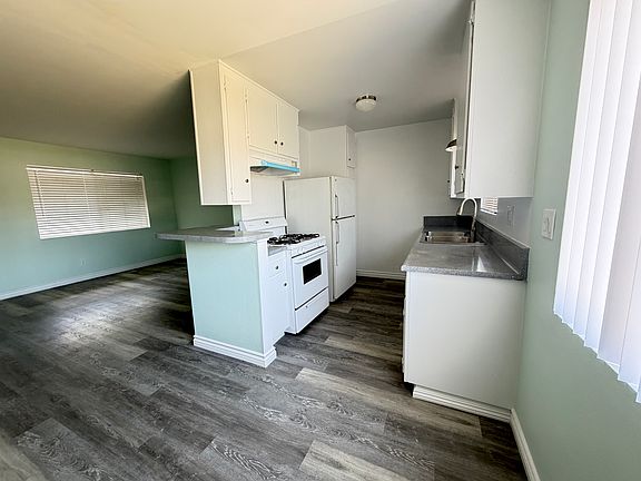 2nd image of 10940 Hesby St #11