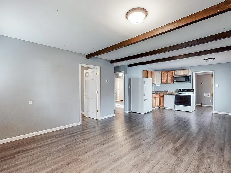 105 Woods Ave — Photo 6