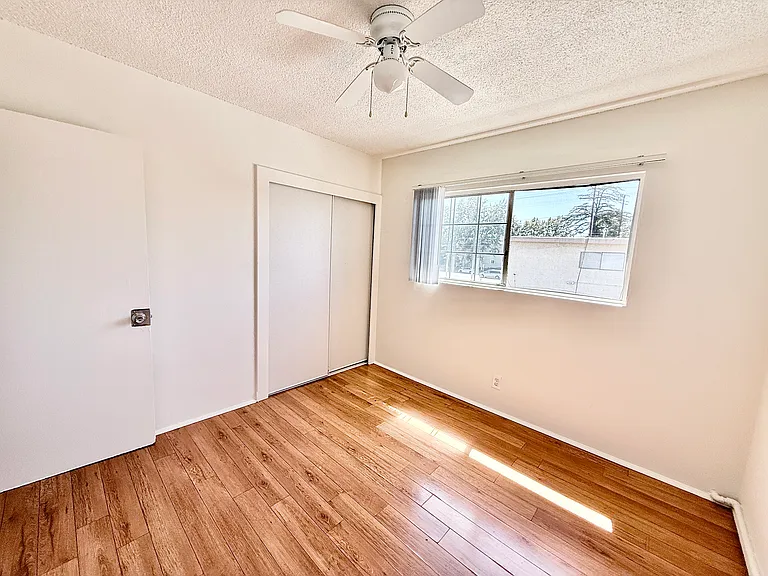 13645 Runnymede St #5 — Photo 15