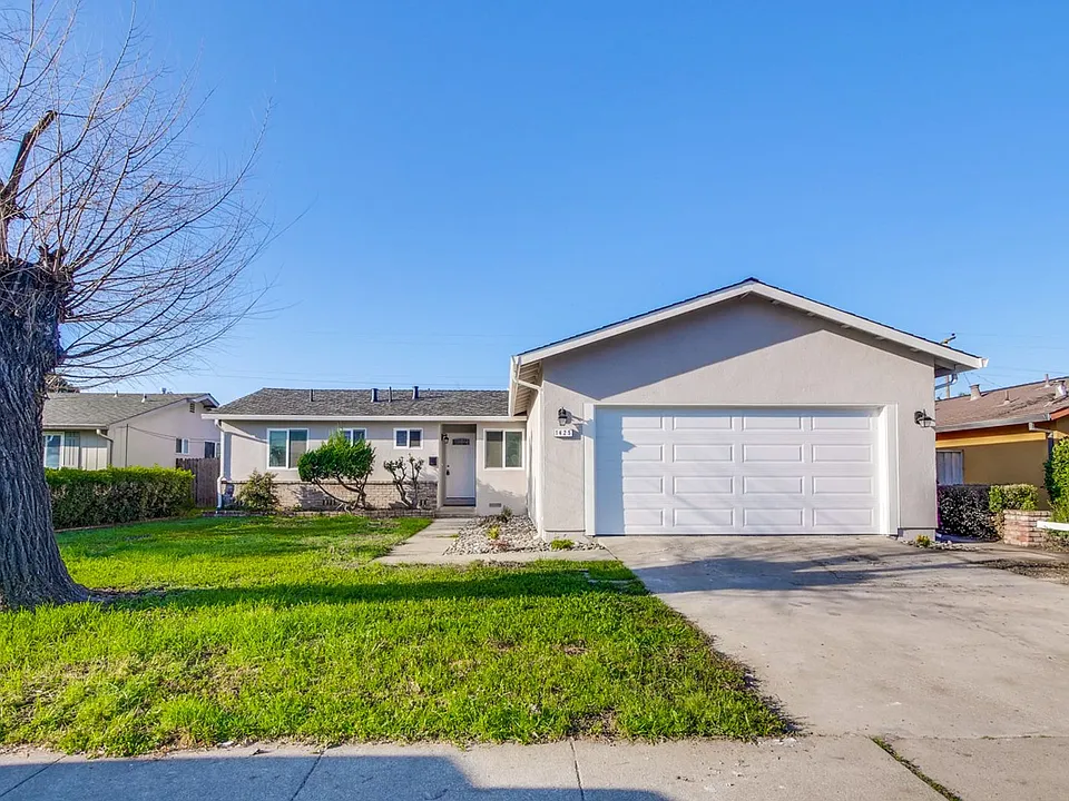 1425 Sunshadow Ln