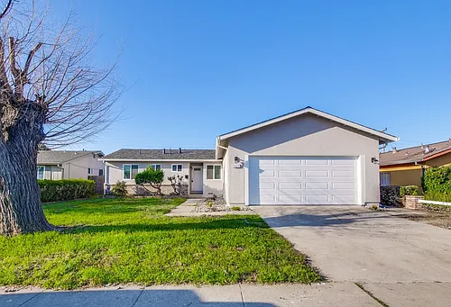 1425 Sunshadow Ln Photo 1