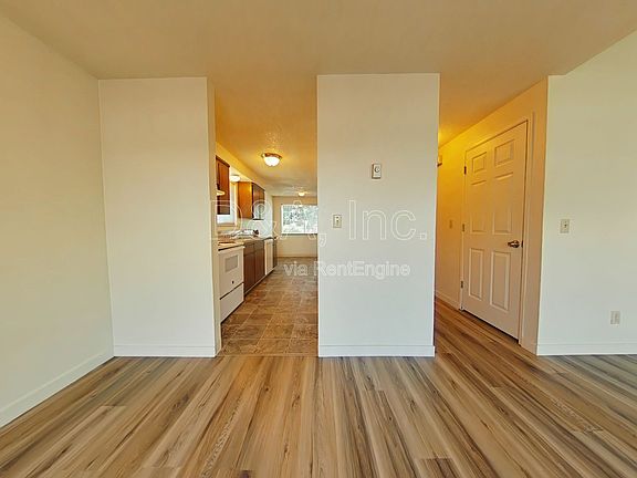 3rd image of 2624 NW Coolidge Way