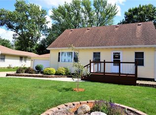 613 36th St NE, Cedar Rapids, IA 52402