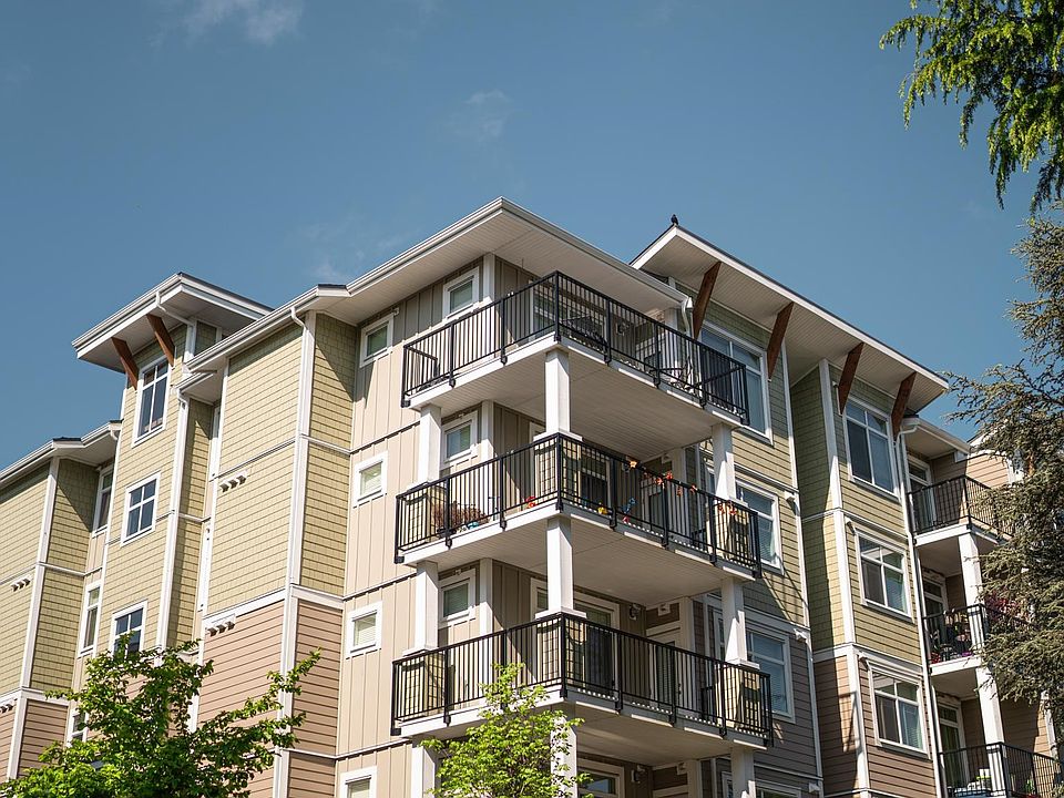 1st image of 20686 Eastleigh Cres #206