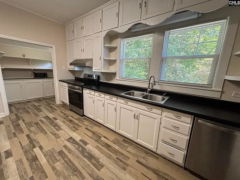 161 Columbia Ave — Photo 8