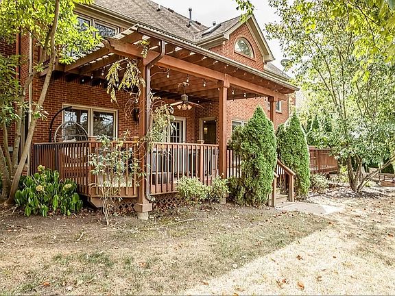 4th image of 1137 Chetford Dr