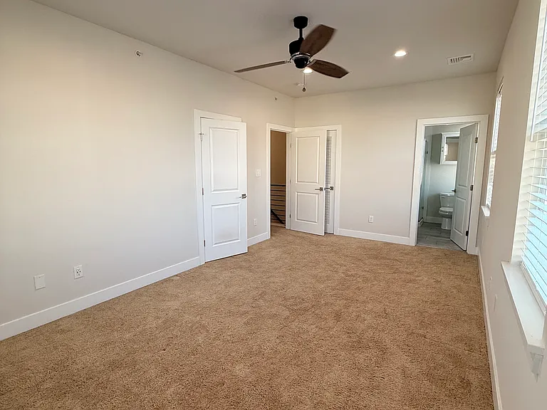 2 Bed, 2.5 Bath - 1,330 sqft