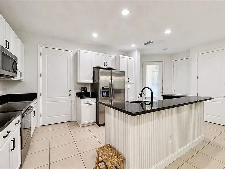 8458 Kelsall Dr — Photo 10