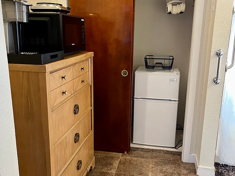 Cascade Dr — Photo 3