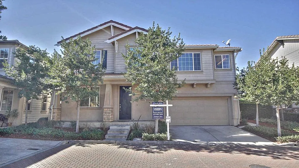217 Cobblestone Cmn photo 1