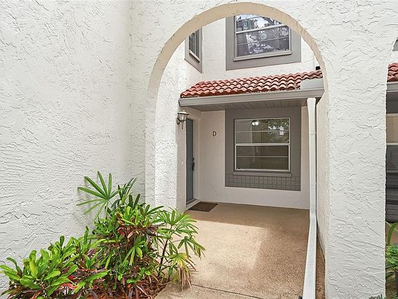 3rd image of 500 SANTA CRUZ PLACE NE #D