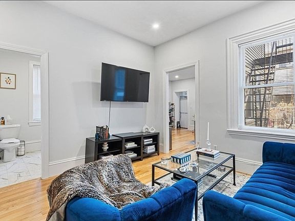 4th image of 16 Atlantic St