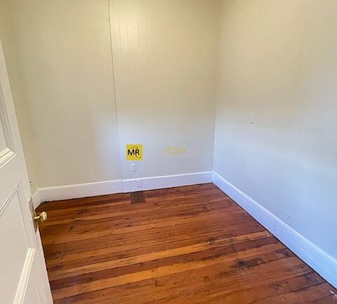 3rd image of 41 Bay State Rd APT 4R