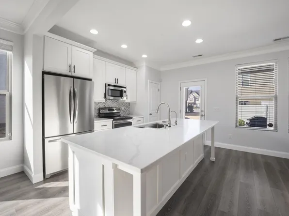 201 Leighann Ridge Ln, Rolesville, NC 27571