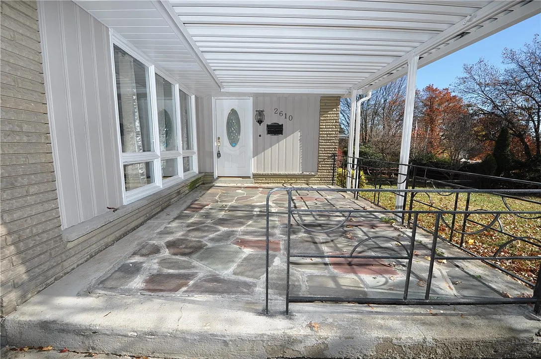 2610 Graham Blvd photo 1