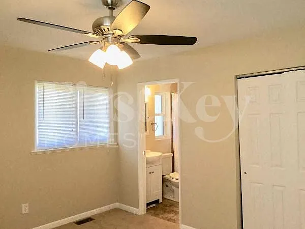 11428 Framingham Dr — Photo 12