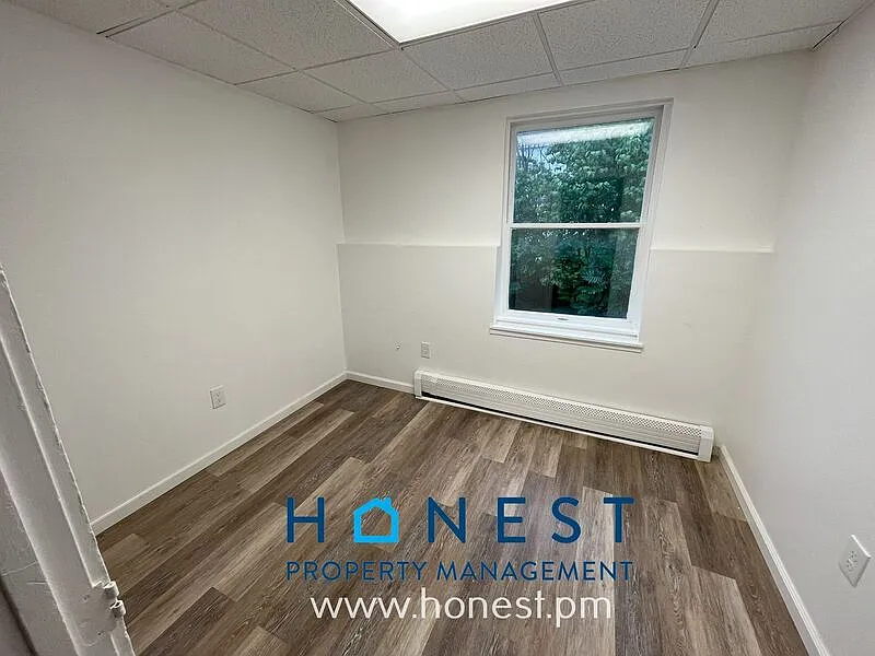 1 bed, 1.0 bath, 432 sqft, $1,015 — Photo 3