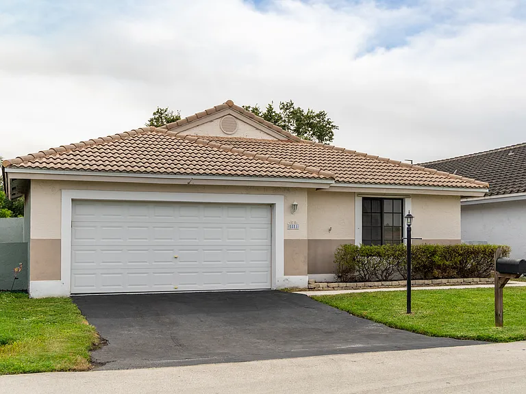 5851 Bristol Ln — Photo 2