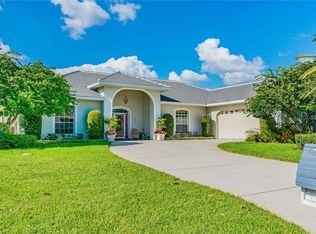 30301 Fairway Dr, Zephyrhills, FL 33543