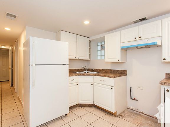 2nd image of 2021 N Albany Ave APT Gdn