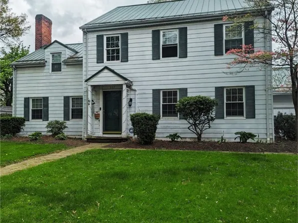 557 Cambridge Rd, Coshocton, OH 43812