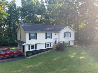 12476 Larkins Rd, Brighton, MI 48114