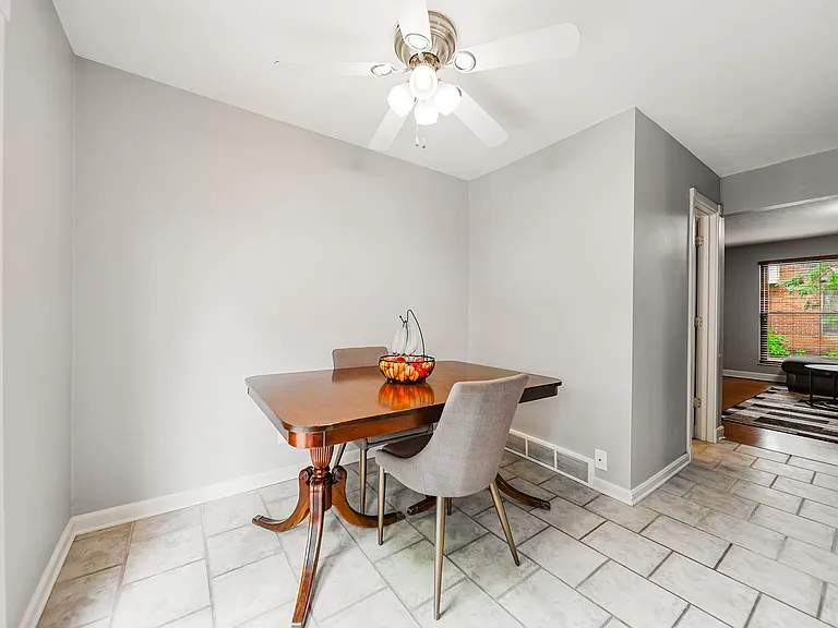 1906 Willoway Cir S — Photo 8