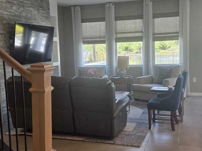 16457 Woodside Gln — Photo 2