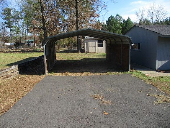 4th image of 200 Coolidge Ave