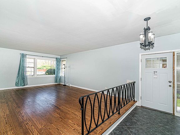 5th image of 7710 Kildare Ave