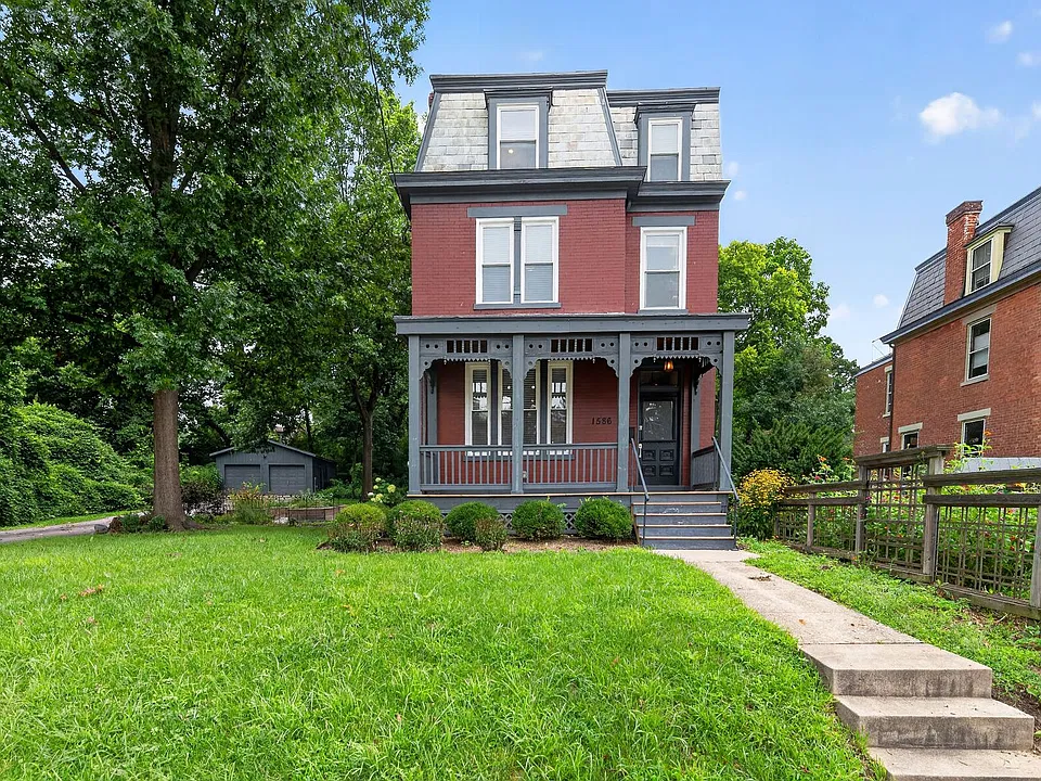 1586 Springlawn Ave