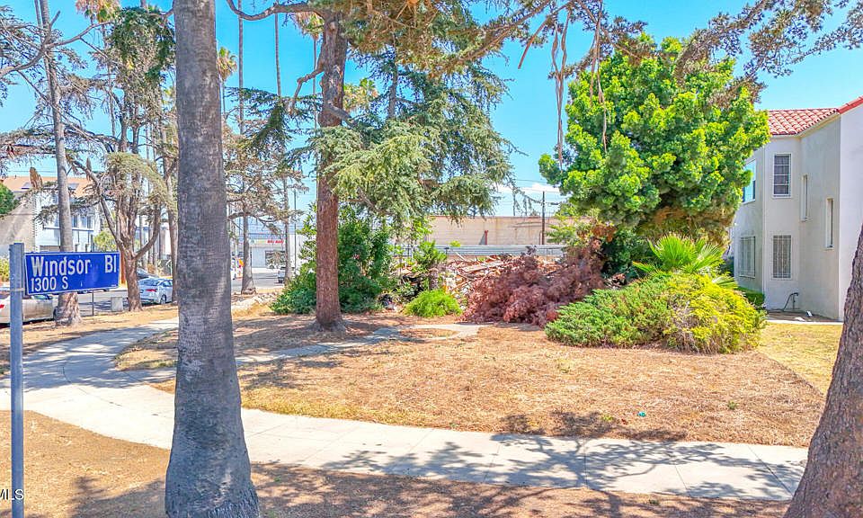 1st image of 4357 Victoria Park Dr