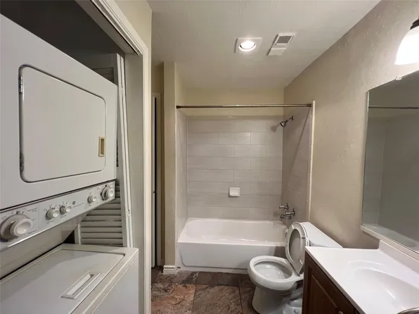 10075 Westpark Dr APT 12, Houston, TX 77042